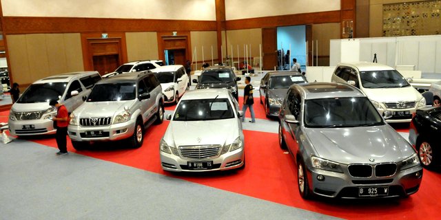 1 Mobil Jaguar Tak Laku Pada Lelang Barang Sitaan Kpk Merdeka Com