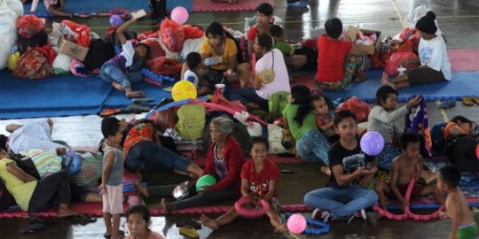 Mensos pastikan stok beras untuk pengungsi Gunung Agung aman