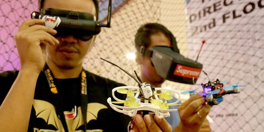 Melihat keseruan 'Drone Race' di LTC Glodok