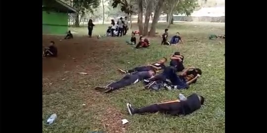 Usai santap nasi kotak, puluhan pelajar keracunan di Buperta Cibubur