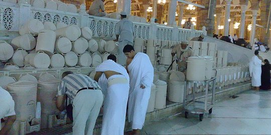 Jemaah haji Indonesia tak lagi nekat bawa air zamzam di koper