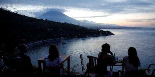 Menikmati panorama Gunung Agung yang sangat memesona