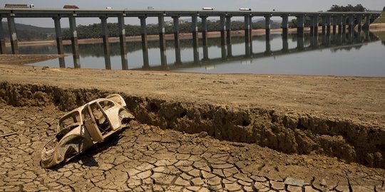 Kemarau, volume air di Setu Cilodong menyusut