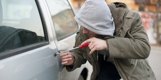 Usai salat subuh, Kabiro Hukum KPK pergoki mobil hendak dimaling