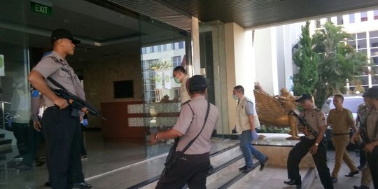 Geledah ruang kantor Bupati Kukar, KPK amankan puluhan 