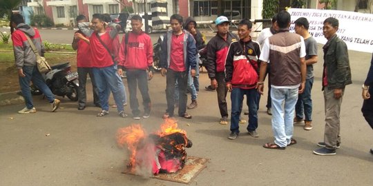 Manajemen 7-Eleven minta waktu dua minggu bayar sisa gaji & THR eks karyawan