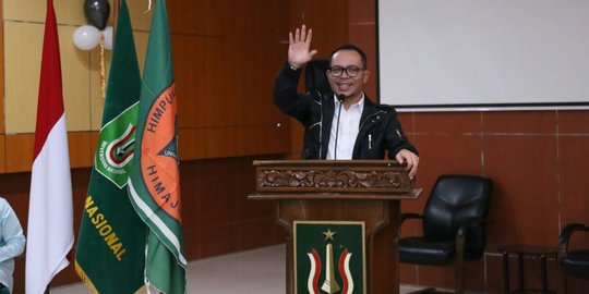 Menaker ajak mahasiswa memenangkan persaingan era digital