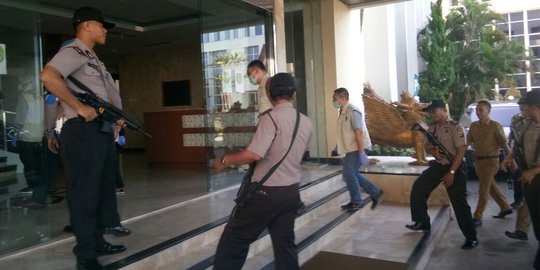 Usai geledah Kantor Bupati Kukar, KPK bawa 2 koper dokumen