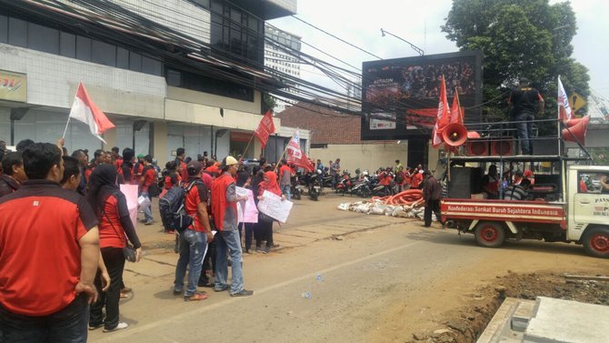 eks karyawan seven eleven minta pesangon