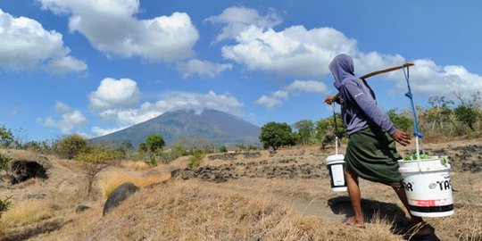 Gunung Agung berstatus awas, Rusia belum larang warganya 