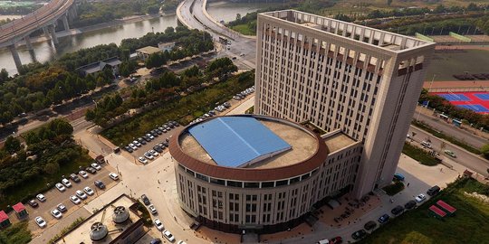 Aneh, gedung di China ini mirip kloset duduk