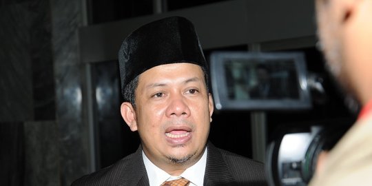 Nama disebut dalam sidang Tipikor, Fahri minta Jokowi bekukan KPK