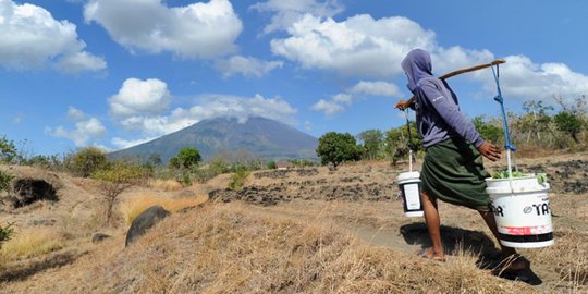 Kemenhub siapkan 10 bandara darurat antisipasi erupsi Gunung Agung