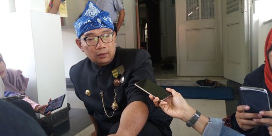 Ajak warga nonton G30S/PKI, Emil harap agar tak terlalu ke kiri atau kanan