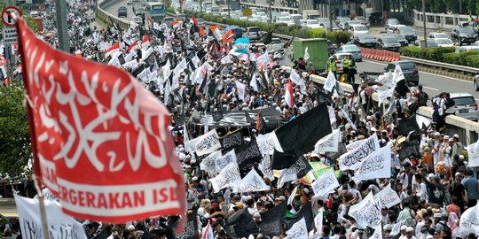 Ribuan massa aksi 299 blokir Jalan Gatot Subroto