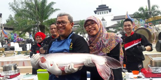 Puncak HUT Jabar, Gubernur Aher kampanyekan gerakan konsumsi patin