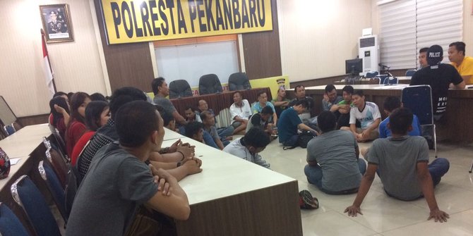 Puluhan orang diamankan dari penggerebekan judi gelper, 3 