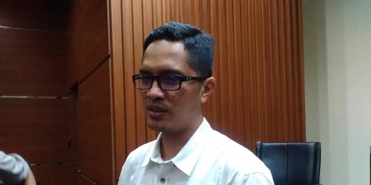 Setnov bebas jadi tersangka, KPK tegaskan terus mengusut korupsi e-KTP