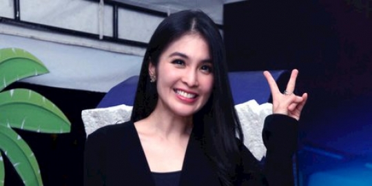 Hamil anak pertama, sebuah hadiah spesial Sandra Dewi untuk suami
