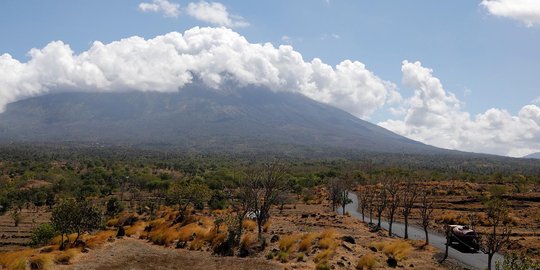 BNPB pasang 6 sirene dan 54 rambu peringatan bahaya di Gunung Agung