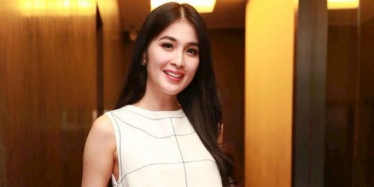 Hamil, Sandra Dewi selalu ingin tampil cantik  merdeka.com