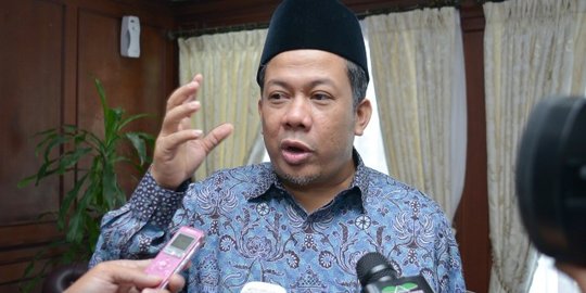 Fahri Hamzah senang dan bersyukur status tersangka Setnov gugur