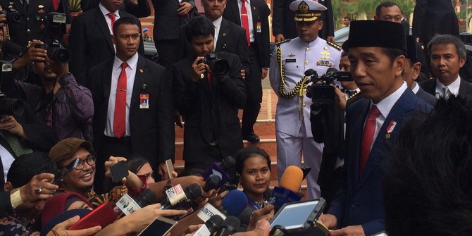 Jokowi mengaku sudah 3 kali nonton film G30S/PKI  merdeka.com