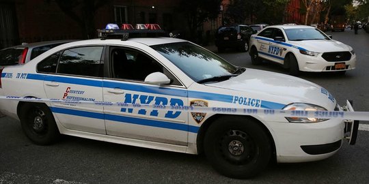 Gadis 18 tahun diborgol lalu diperkosa polisi New York
