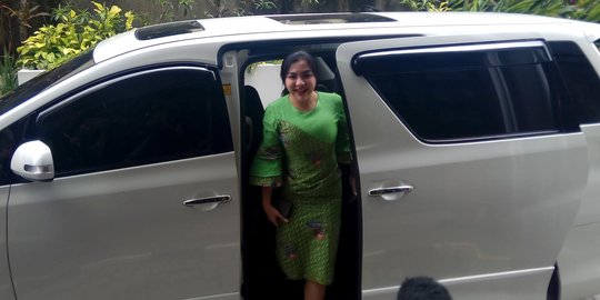 Vicky Shu mengaku dua kali gunakan jasa First Travel