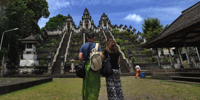 Status Gunung Agung awas, 70.000 turis asing batalkan liburan ke Bali