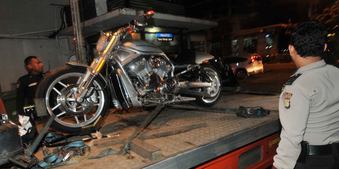  Polisi  amankan pemalsu dokumen motor Harley  Davidson  di 