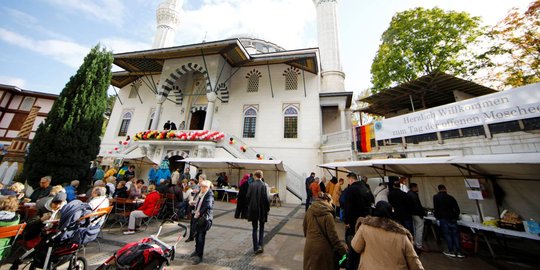 Ribuan masjid di Jerman terbuka bagi non muslim
