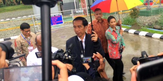 Jokowi: Tiga tahun lalu saya ke daerah keluhannya listrik kurang, sekarang nggak lagi