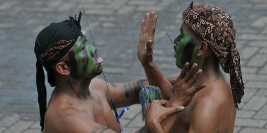 Atraksi berbahaya dan menegangkan prajurit di HUT TNI ke-72