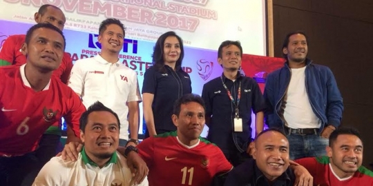 Legenda Arsenal dan Liverpool uji coba di stadion Batakan 
