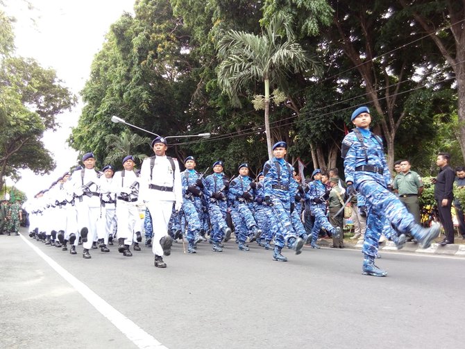kodam ix udayana diperbantukan di pengungsian gunung agung