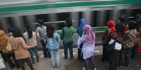 Menhub Budi harap KRL lintas Bekasi-Cikarang bisa kurangi kemacetan Jakarta