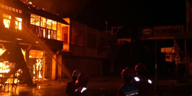 Pemukiman sekitar SMAN 30 Jakpus kebakaran, 22 mobil pemadam dikerahkan
