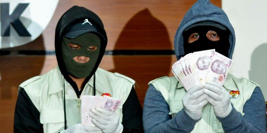 Kronologi OTT Ketua Pengadilan Tinggi Manado dan Aditya Moha atas kasus suap