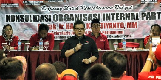 Hasto minta kader waspadai isu yang coba jatuhkan PDIP & Presiden Jokowi