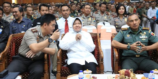 Ditanya siap maju Pilgub Jatim, Risma bilang tunggu tanggal mainnya