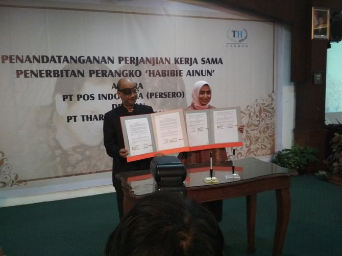 pt pos indonesia dengan pt thareq habibie carbon terbitkan prangko habibie ainun