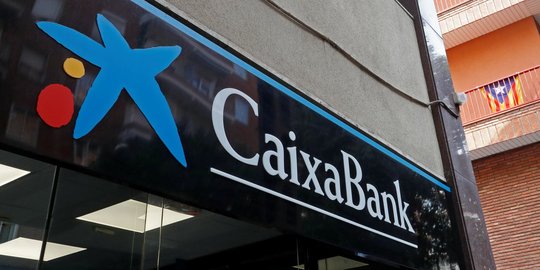 Referendum bikin nasabah bank Catalonia ramai-ramai pindahkan uang