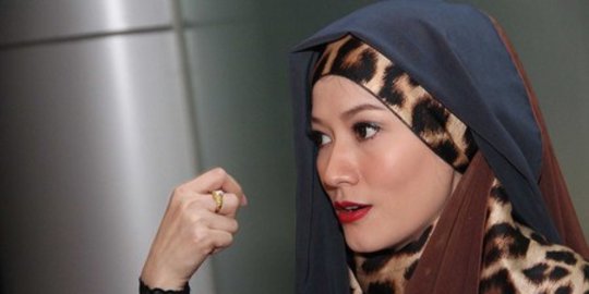 Dugaan pencemaran nama baik, artis Lyra Virna dipolisikan