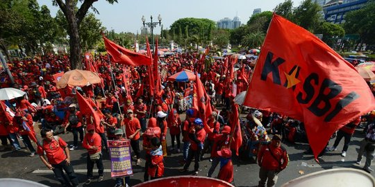 4 dampak pelemahan rupiah, dari inflasi hingga phk