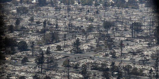 Penampakan ribuan rumah di California ludes terbakar