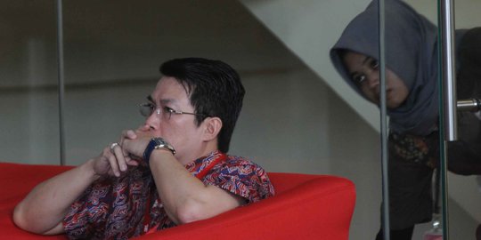 Kakak Andi Narogong irit bicara usai dua jam diperiksa KPK