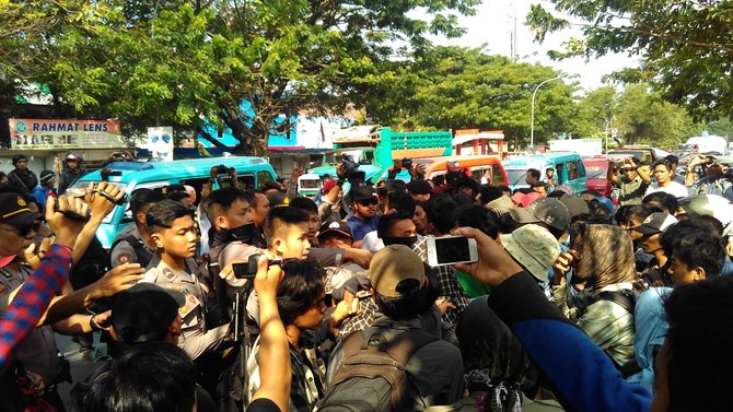 demo mahasiswa di makassar