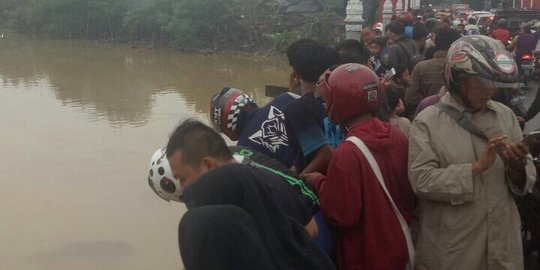 Mayat ditemukan di Kali Cisadane, diduga sudah 5 hari mengambang