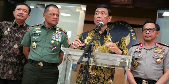 Panglima TNI & Kapolri kompak tak mau diprovokasi politikus soal senjata